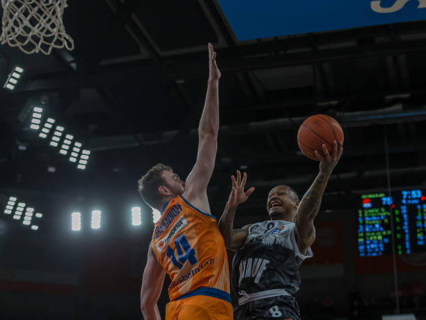 他不仅仅是 他不仅仅是