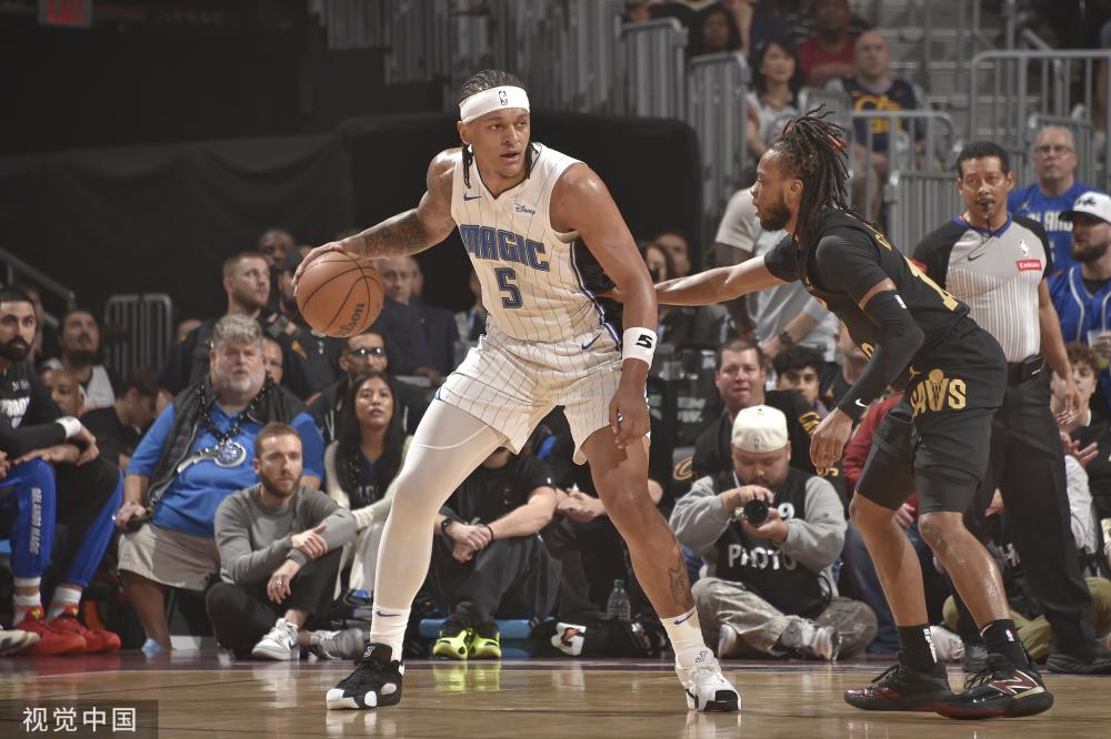 和后防线的 和后防线的